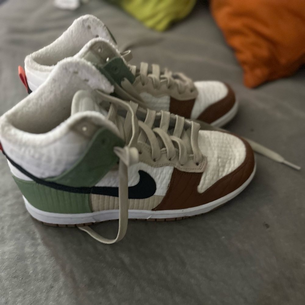 Women’s shoes